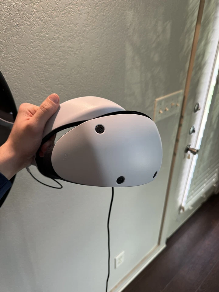 Sony PlayStation VR2 Headset With Original Box And Charging Cable - Image 3 of 4