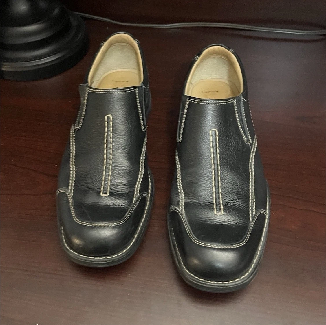 Johnston & Murphy Leather Upper Solid Casual Shoes for Men  display picture 1