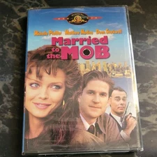 NEW*** MARRIED TO THE MOB (DVD, 2000) MICHELLE PFEIFFER, MATTHEW MODINE