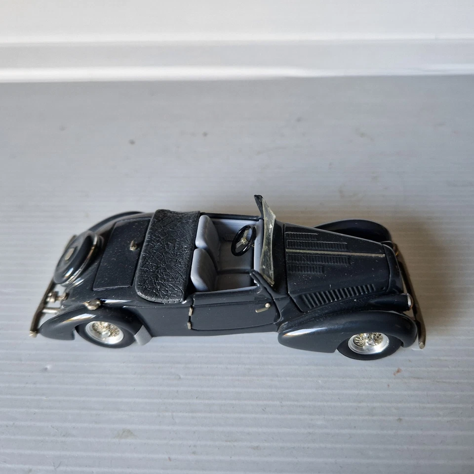 voiture non identifiée résine super détaillée 1/43 Miniatures Du Château - Photo 3/4
