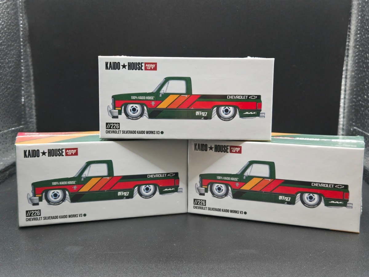 Kaido House x Mini GT 1:64 Chevrolet Silverado KAIDO WORKS V3