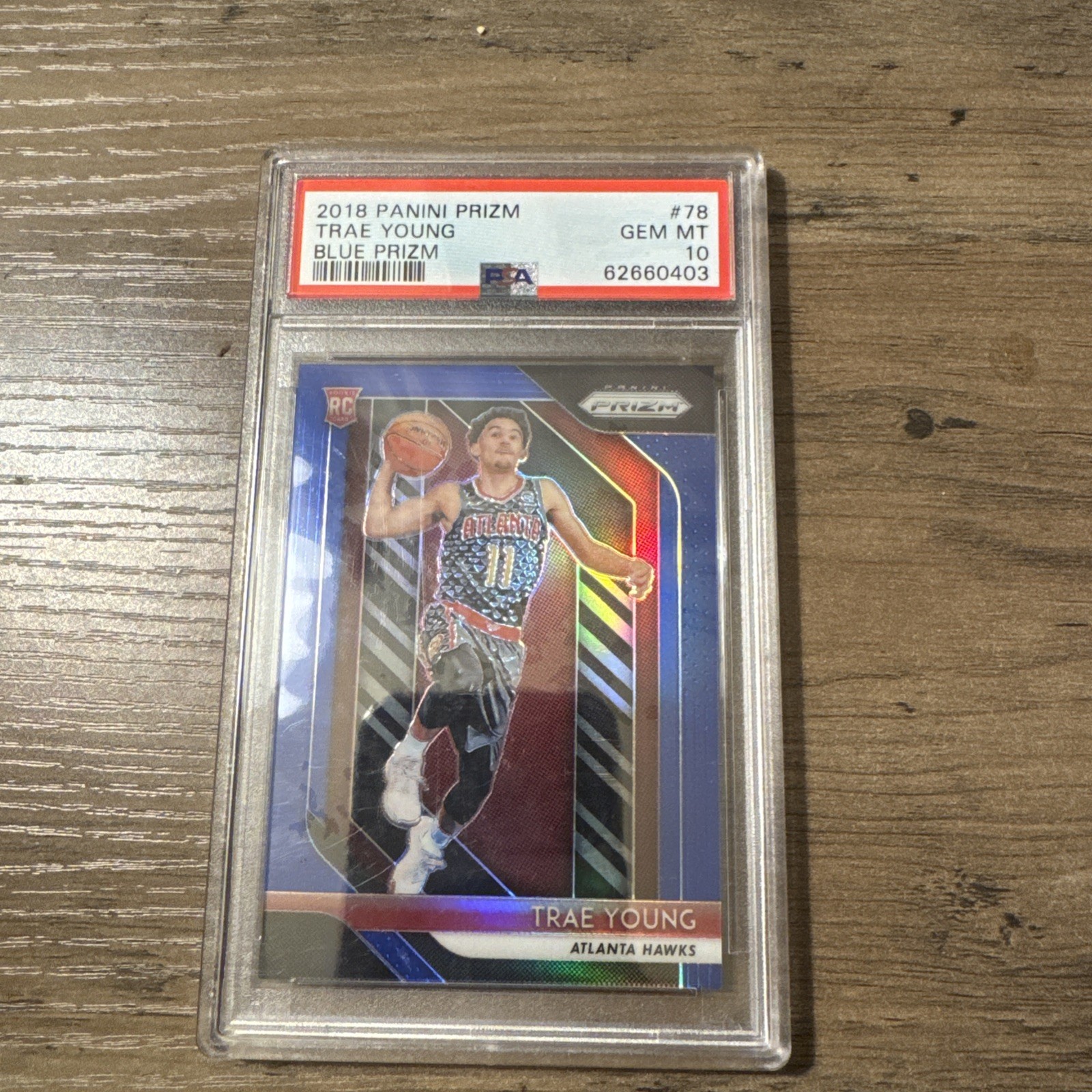 2018-19 Prizm Trae Young RC Prizms Blue Rookie #79/199 Hawks PSA 10