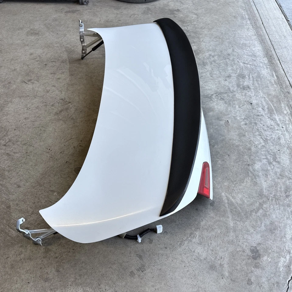 09-13 INFINITI G37 Trunk/Hatch/Tailgate 4 Door Sedan With Carbon Spoiler Camera - Image 4 of 4