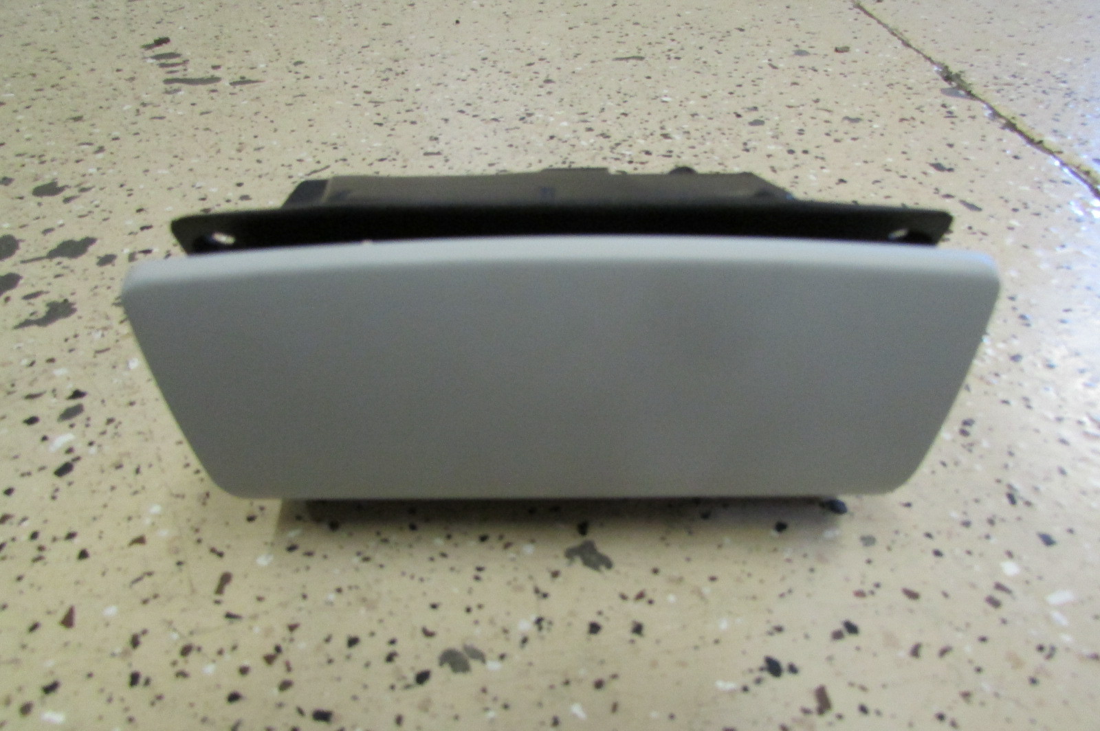 Maserati Quattroporte, Rear Ash Tray, Grigio, New, P/N 981307821