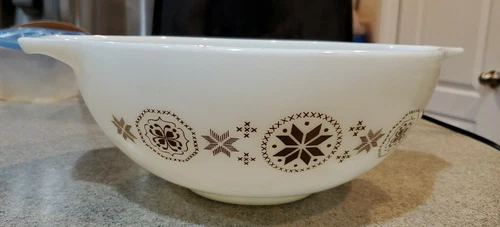 VINTAGE PYREX 4 Quart "TOWN & COUNTRY" Cinderella Mixing Bowl #444 brown hexes