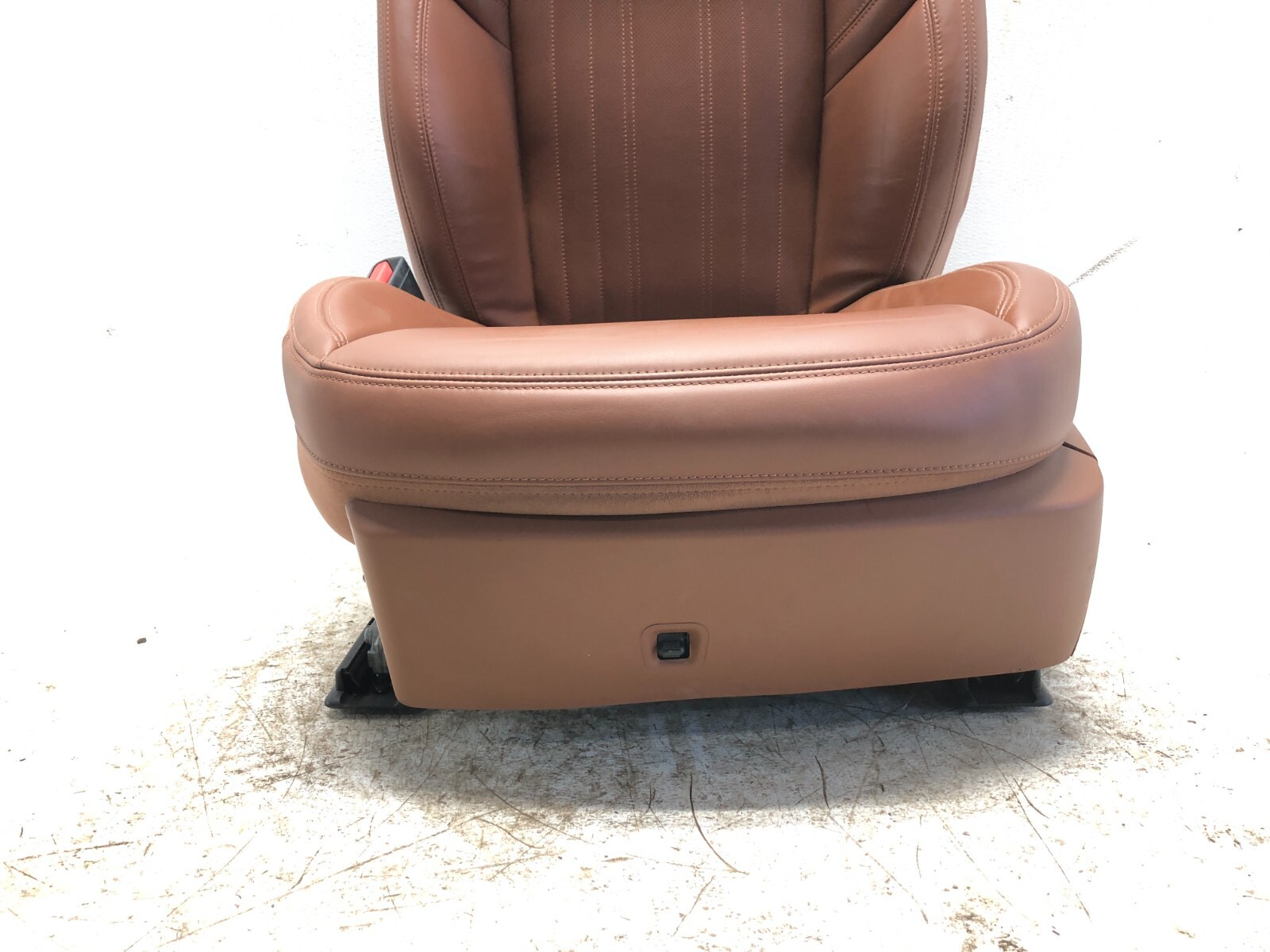 2017-2020 MASERATI LEVANTE LEFT DRIVER FRONT HEATED LEATHER SEAT OEM.