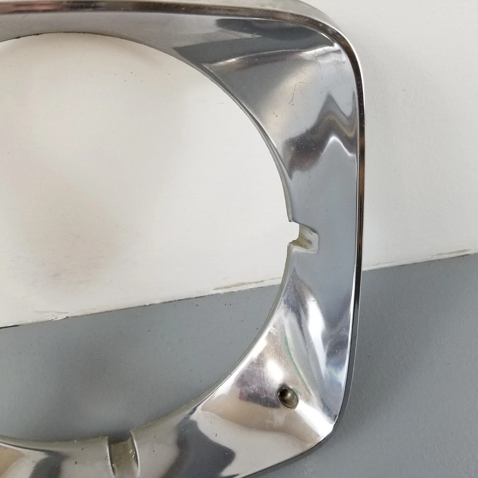 Ford Elite Torino 1974 1975 1976 bisel de luz de cabeza lado derecho D4EB-13043-AB 16360 Foto 3 de 4