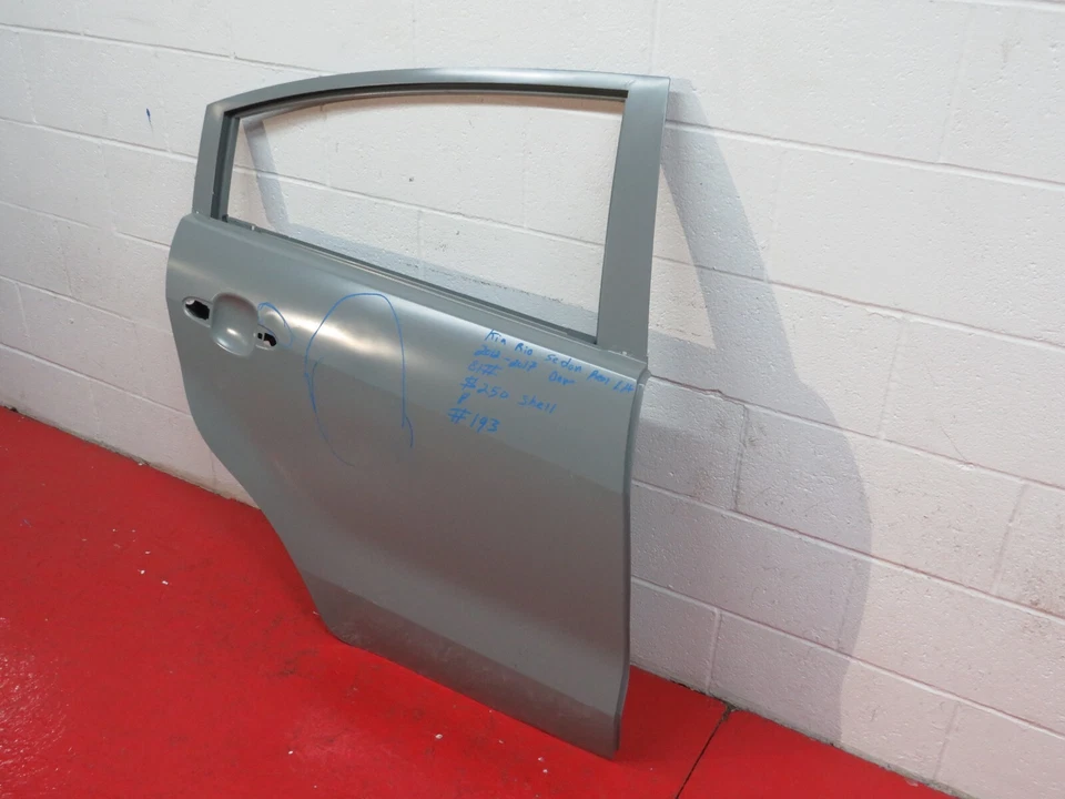 2012 2017 KIA RIO SEDAN RIGHT SIDE REAR DOOR SHELL OEM Foto 3 de 4