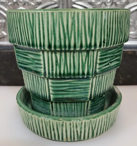 Vintage McCoy Green Basket Weave Flower Pot Planter Attached Saucer (Chip)