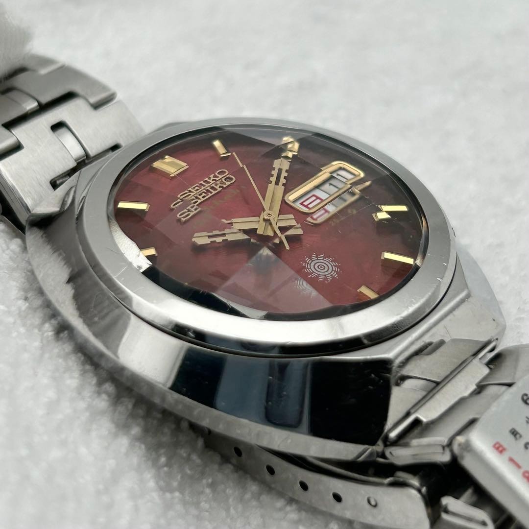 Seiko Advan 6106-7710 Vintage Red Dial 25Jewels Day-D… - Gem