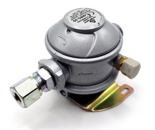 Regolatore di pressione GPL da 30 mbar paratia 8 mm 180° camper caravan