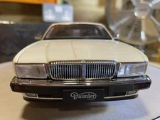 JAGUAR DAIMLER XJ6 [XJ40] in Glacier white - Almost Real 1:18