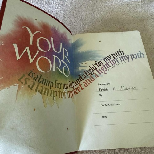 Santa Biblia Nueva Traducción Viviente Edición Regalo y Premio Granate - Imagen 7 de 11