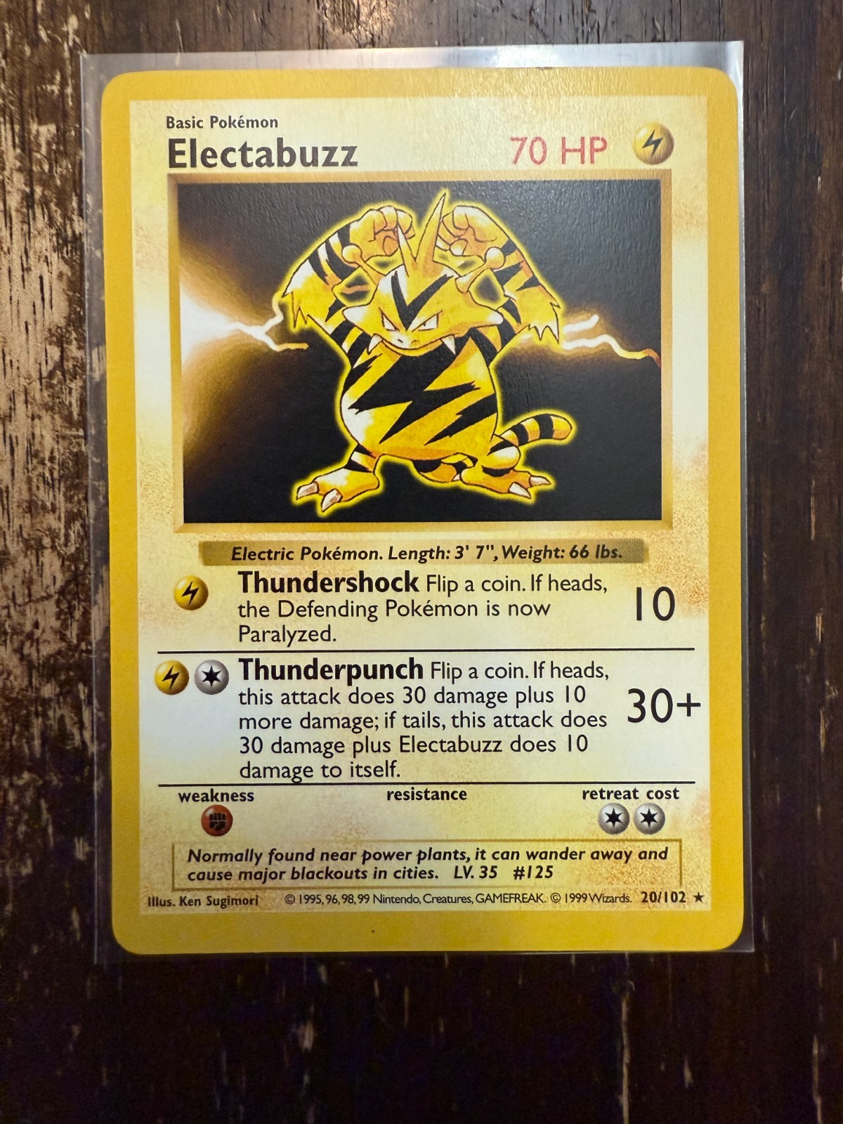 Electabuzz 20/102 Shadowless Base Set Rare 1999 Pokémon Card WOTC LP Vintage Mat