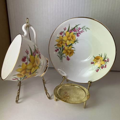 Taza de té y platillo narcisos amarillos taza de té vintage Clare Bone China England - Imagen 4 de 16
