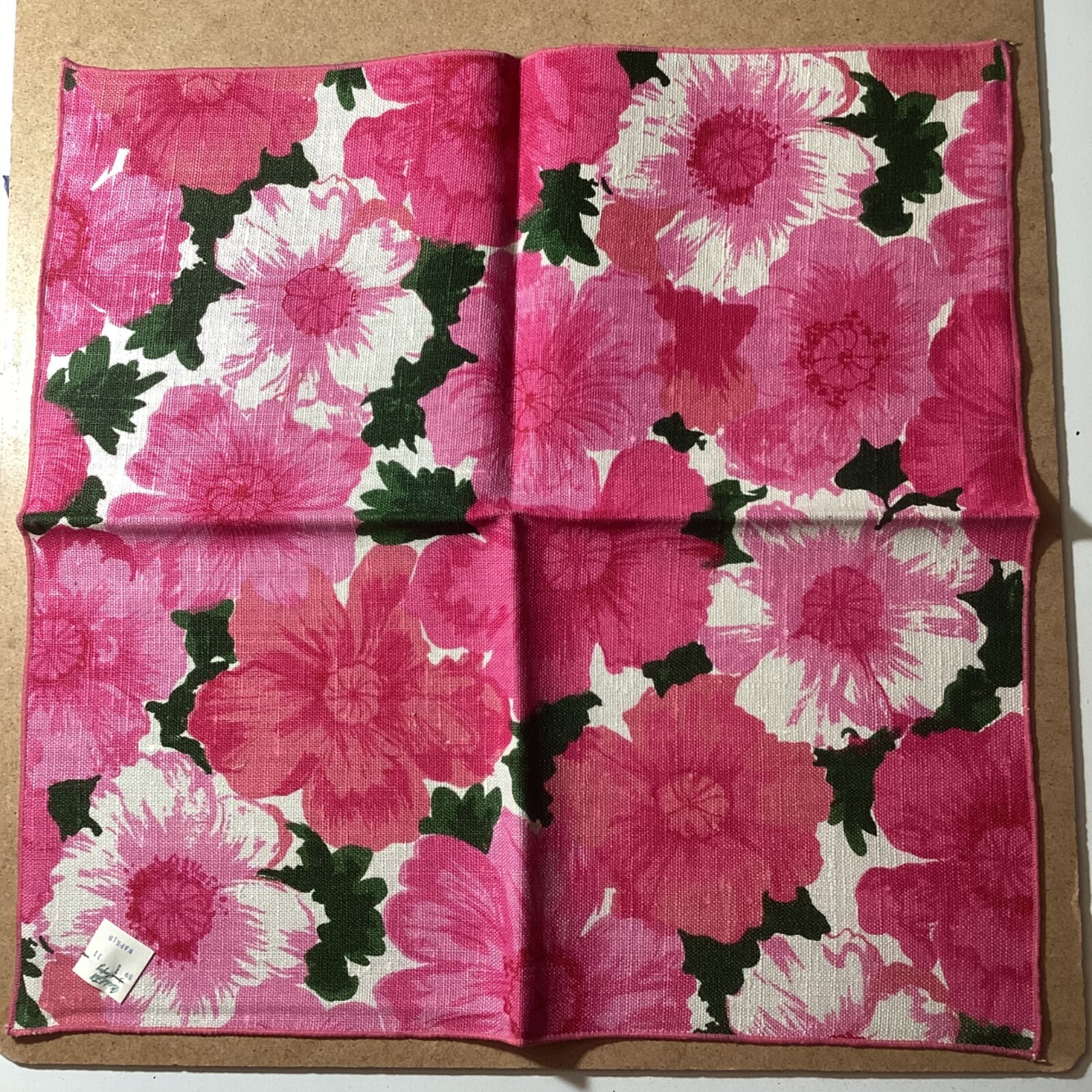 vintage tablecloth 1970s and 4 napkins floral oval Braidwater linen