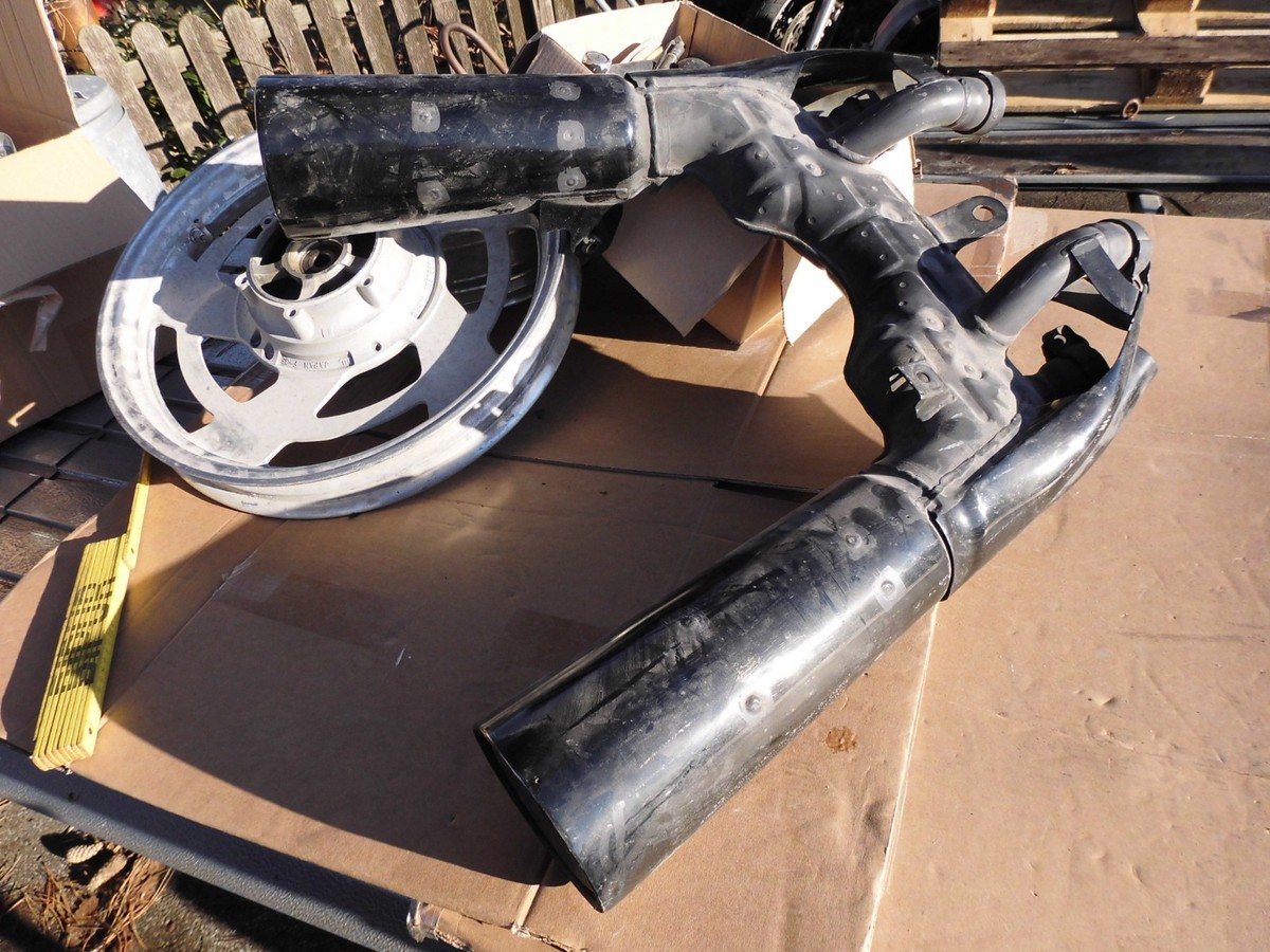 ORIGINAL Ersatzteile Yamaha V-Max VMax 1200 Auspuff exhaust 1UT