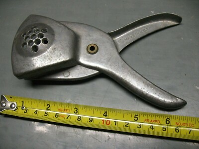 MID CENTURY IRVIN WARE LEMON LIME SQUEEZER MADE IN