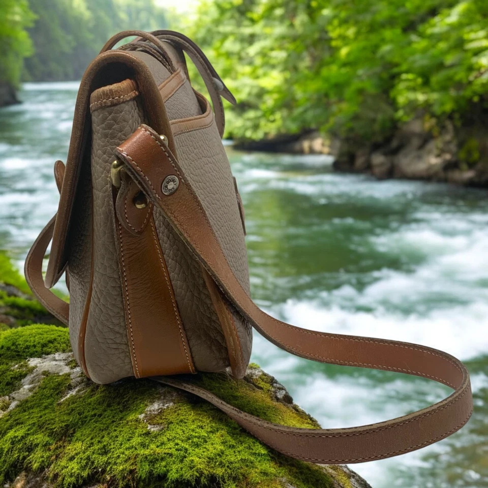 Vintage 1990's Dooney & Bourke All Weather Leather Taupe Equestrian Bag R54 - Image 4 of 4