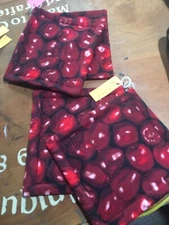 SET OF 4 DOUBLE SIDED POT HOLDERS HANDMADE APPLES  (2 SETS) NEW