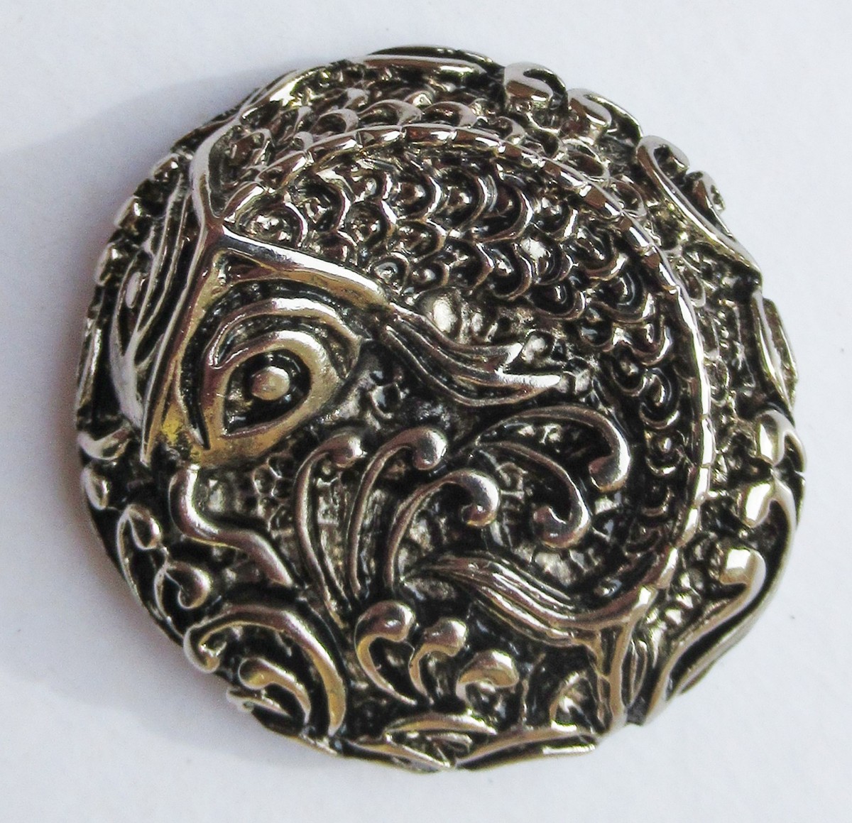 Broche Métal Vagues – NagaPatches, Métal Coulé, Argenté, Motif Vague