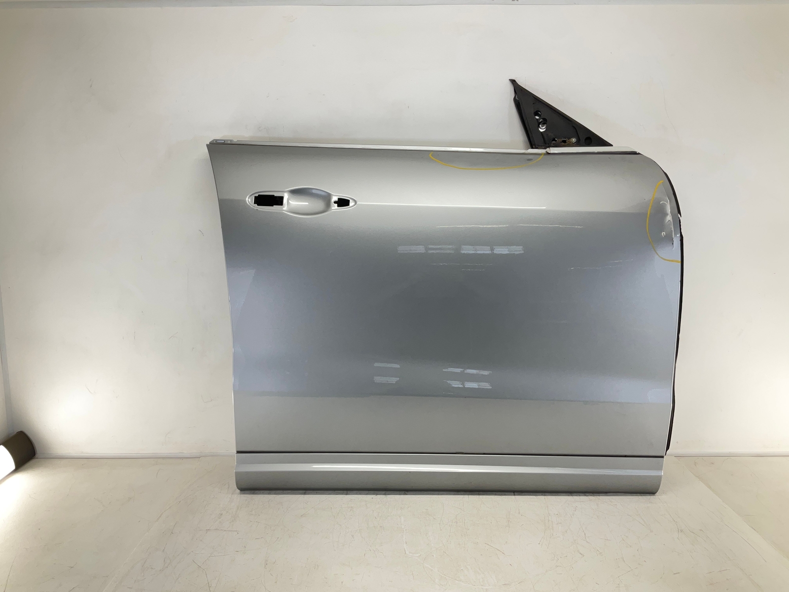17-20 MASERATI Levante Exterior Front Right Passenger Door Shell OEM C