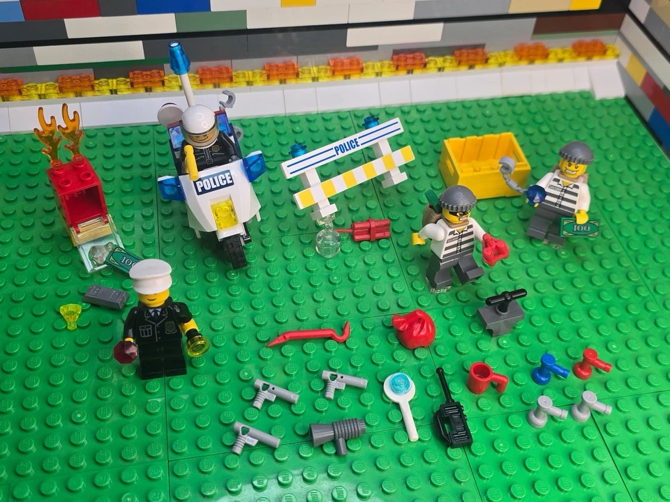 LEGO Police & Prisoner Minifigure Bundle With Accessories  - Image 2 of 4