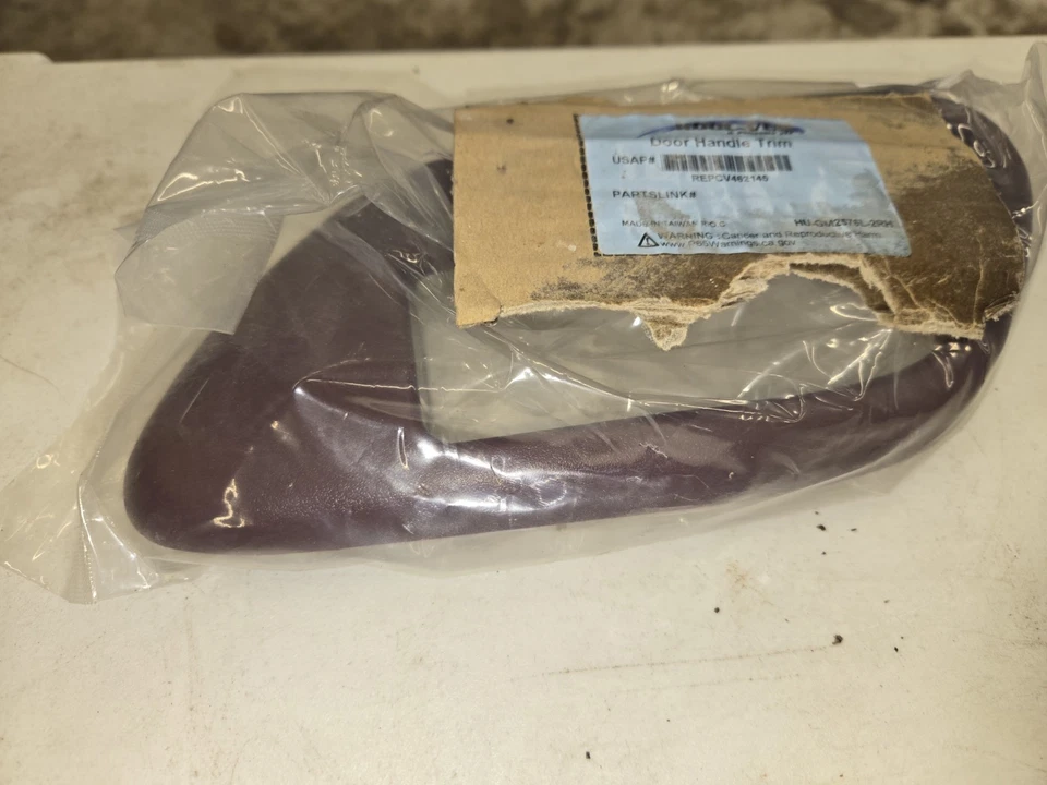 NUEVO BISEL DE MANIJA DE PUERTA INTERIOR DE PASAJERO DERECHO ROJO PARA CAMIONETA Chevy GMC 95-99 Foto 2 de 4