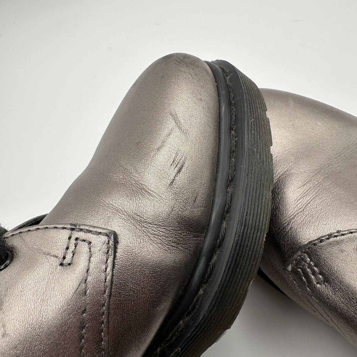 Dr. DOC Martens Oxford Shoes Women Size 8 Silver Metallic 