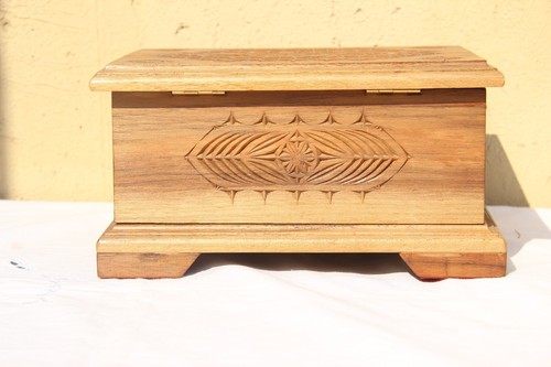 Hermoso Cajita Vintage Grabado Mano en Madera Sólido Nuez Excelente Factura - Bild 7 von 9