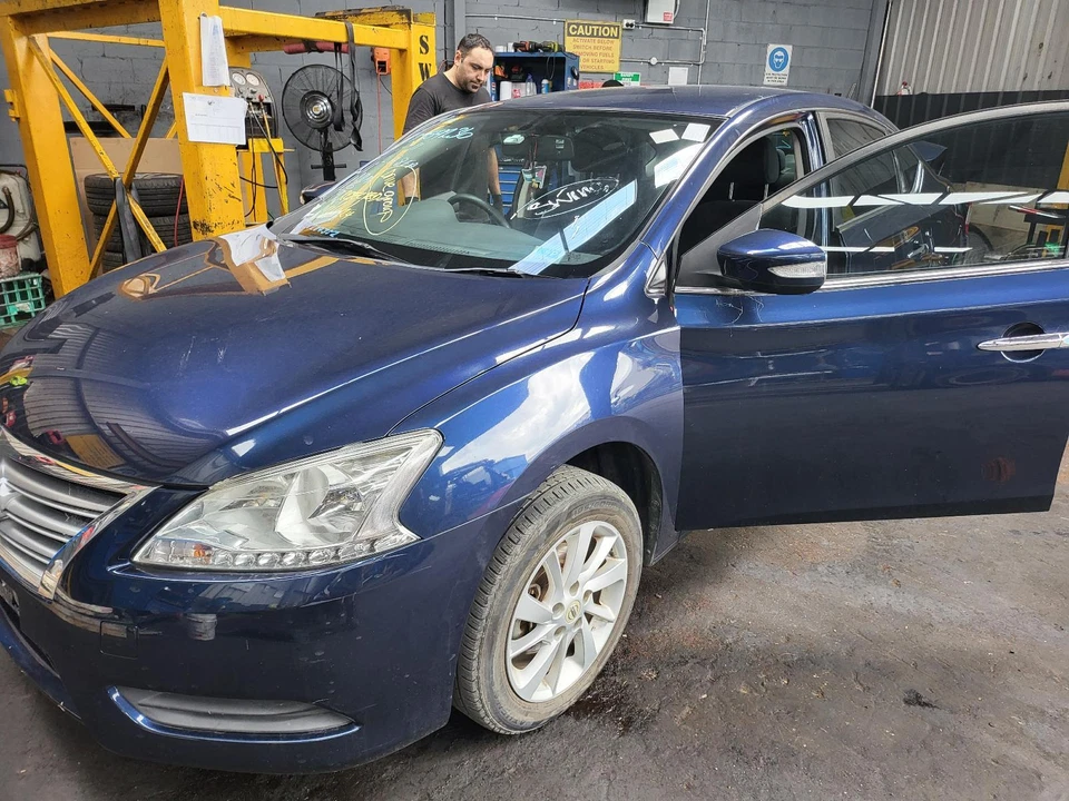 Nissan Pulsar Right Front Window Regulator B17 12/2012-12/2017 - image 4 of 4