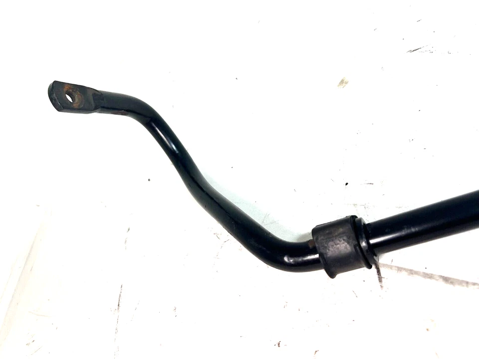 Barra estabilizadora de suspensión delantera Volkswagen Golf TDI 2003-2006 Foto 3 de 4