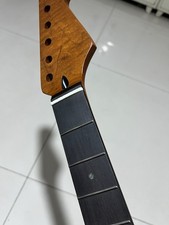Cuello de guitarra eléctrica de arce con llama tostada de palo de rosa de acero inoxidable de 21 trastes satinado