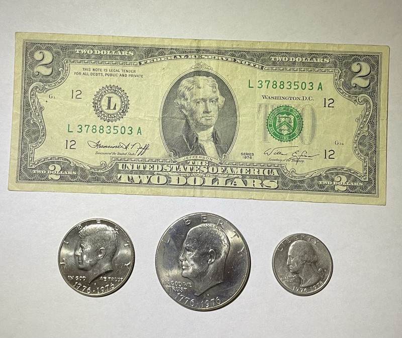 1976 Bicentennial Lot. $2 Bill, $1 Eisenhower, Kennedy Half, Washington Quarter