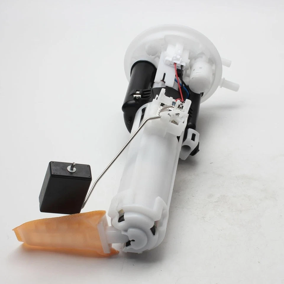 New Fuel Pump Assembly 15100-84A13 For Suzuki Jimny 1.3L 15100-81A02  - Image 2 of 4