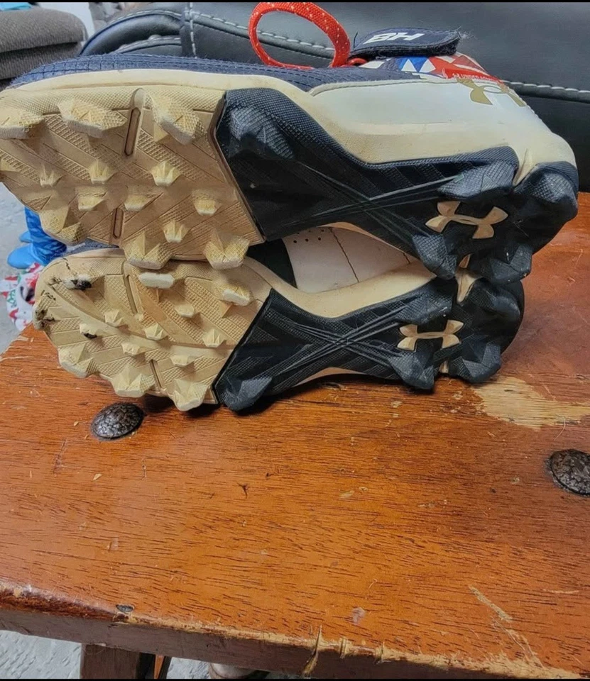 Under Armour Cleats Boys Bryce Harper Baseball Size 3.5Y Boys High Top USA Flag - Image 3 of 3