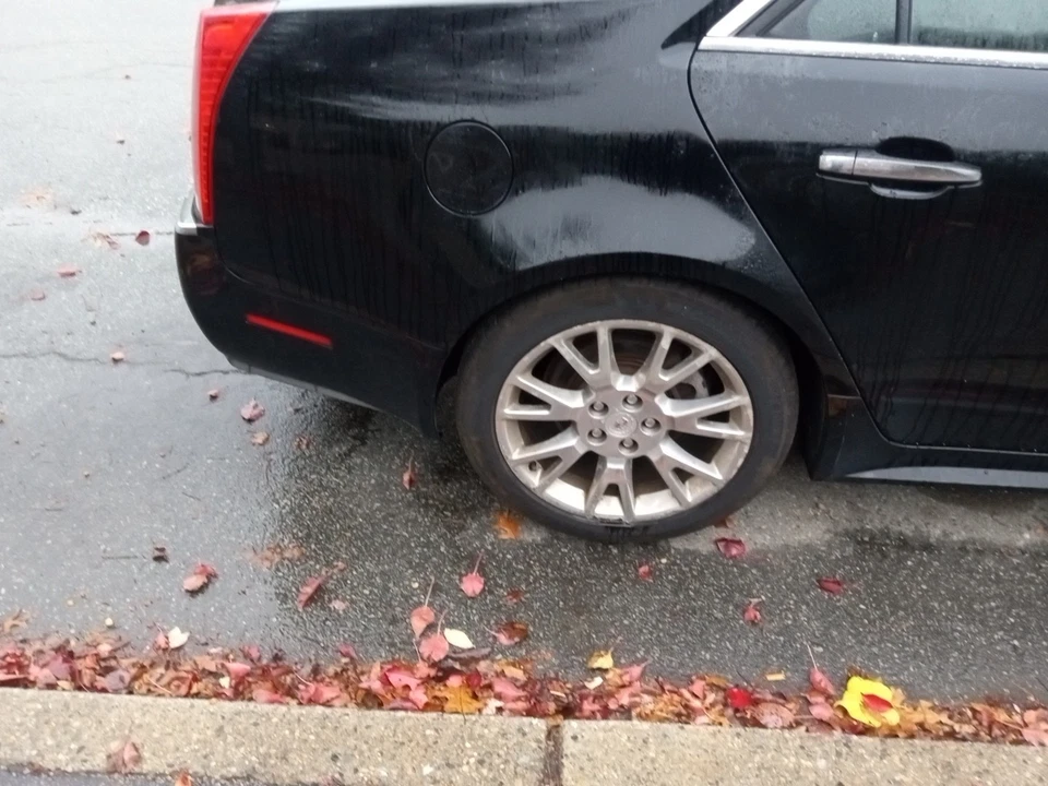 Llantas y neumáticos años 19 buen motor y transmisión 2012 Cadillac CTS 3.6 rendimiento Foto 2 de 3