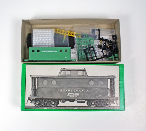 Bowser Penn Central N5c Caboose, esquema de carrocería verde, kit de escala NOS HO #54029 | Zustand: Used