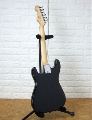 ギター Squier Hello Kitty Mini Stratocaster BLK 512078000001000-00-600x600.jpg