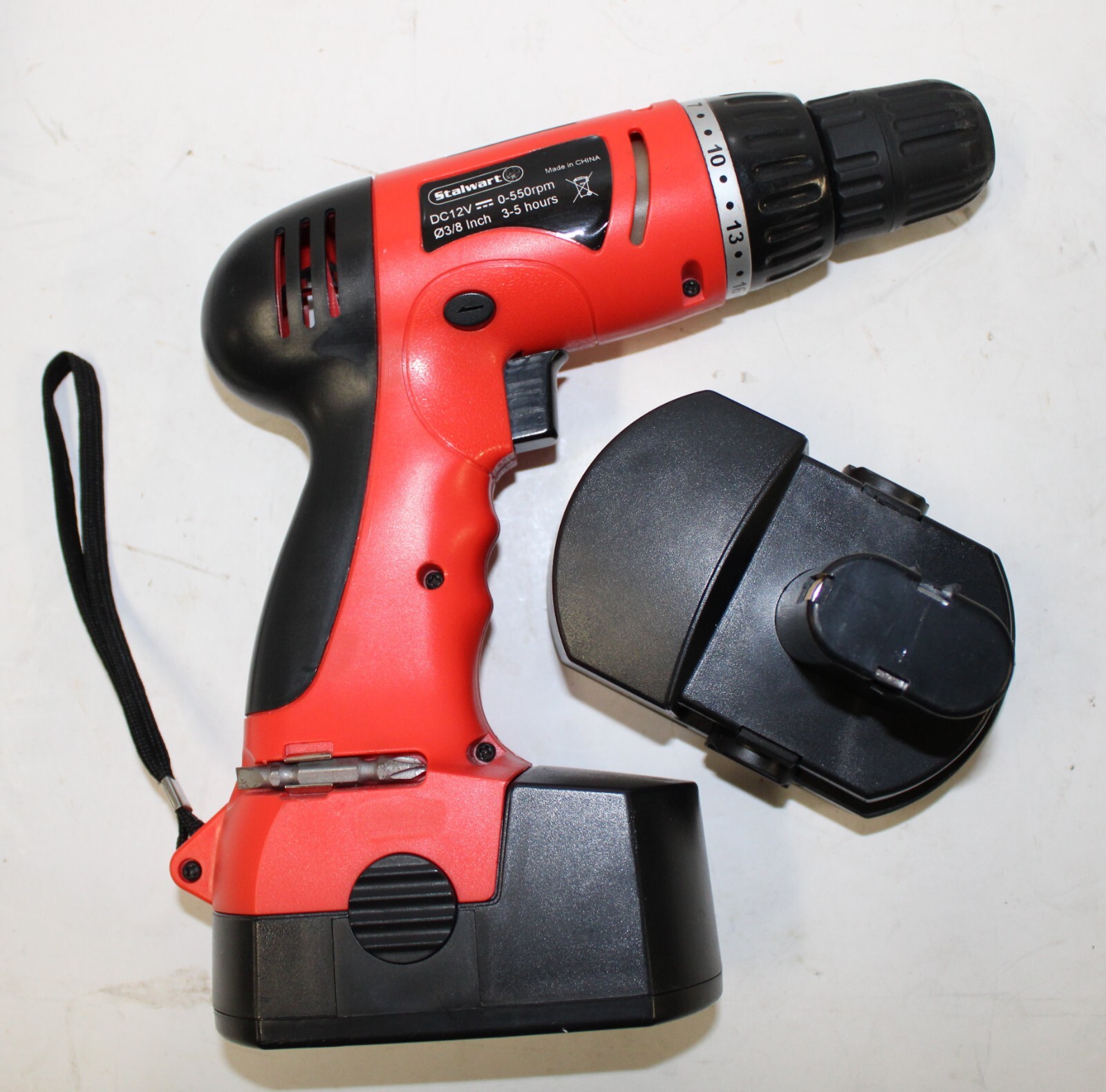 18-Volt Ni-Cad Cordless Drill Set with 2 batteries W 550031 No Charger AO4046720