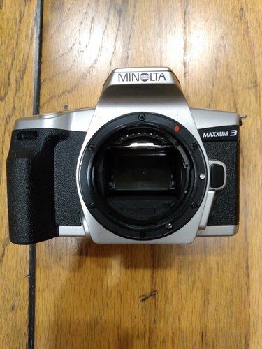 Nuova fotocamera Minolta Maxxum 3 35 mm con obiettivo 28-100 mm - Foto 4 di 12
