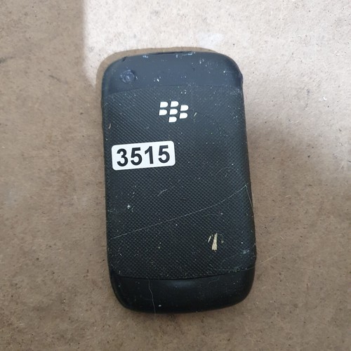 BlackBerry Curve 3G 9300 Black Bluetooth 2.46" Screen 2MP Cell Phone - For Parts - Picture 4 of 6