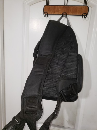 Vivitar Sling Camera Backpack for DSLR Camera VIV-DKS-15 Lime Green Inside - Picture 11 of 15