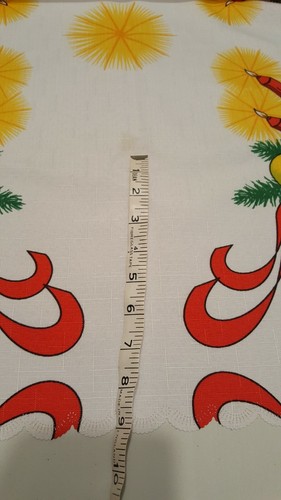 Christmas Tablecloth XL 120 X 88 Candles Poinsettia Yellow Red White Scalloped - Picture 4 of 6