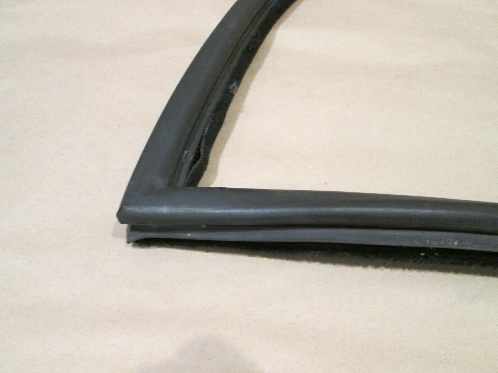 Ferrari Mondial 8  - RH Door Rubber Gasket - P/N 60903900