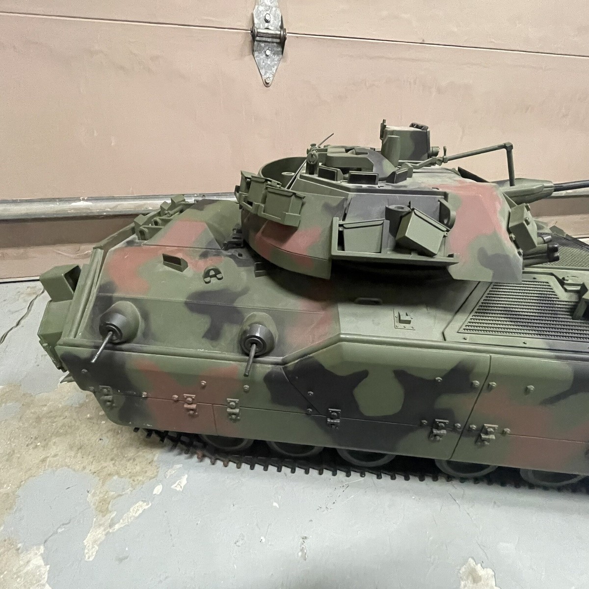 The Ultimate Soldier- M2 Fighting Vehicle 1:6 Figure Kit The Ultimate Soldier- M2 Fighting Vehicle 1:6 Figure Kit