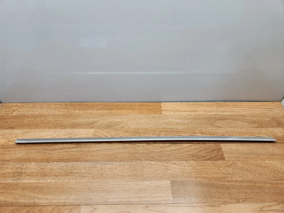 ✅ 82-88 OEM BMW E28 528e 535 Puerta delantera pasajero moldura exterior cromo Foto 4 de 4