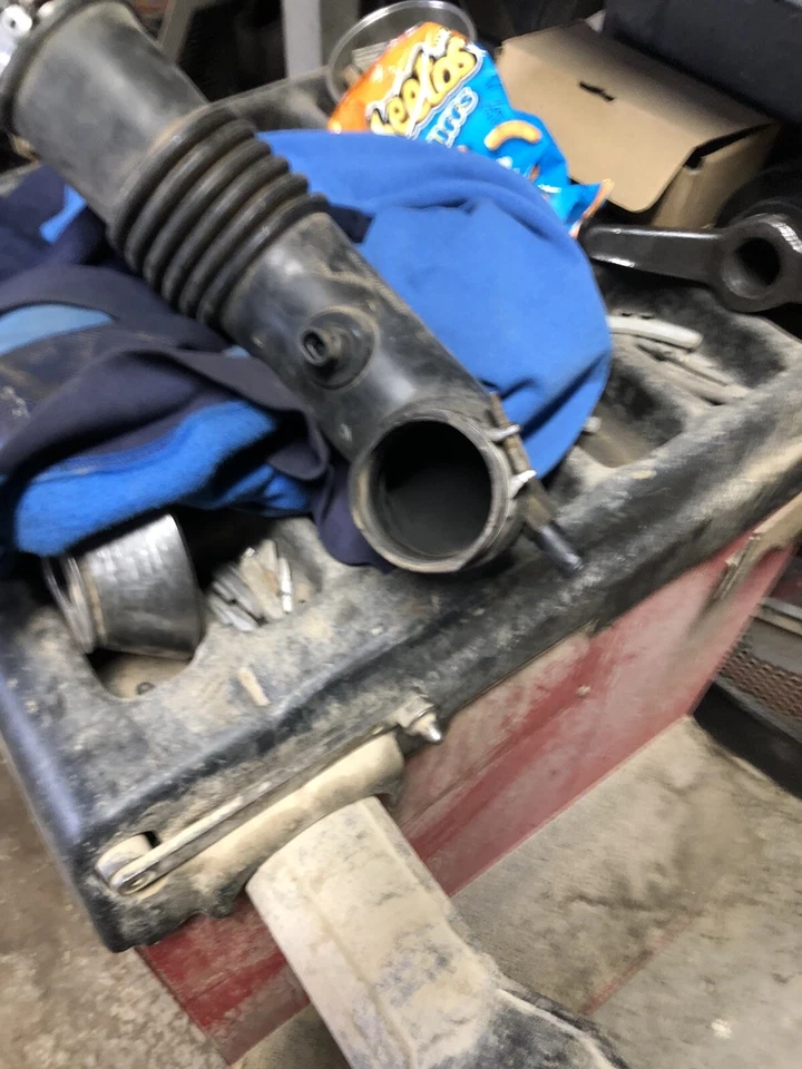 98-04 Isuzu Rodeo Honda Passport Limpiador de admisión de aire Manguera Tubo Conducto 3,2 L Foto 4 de 4