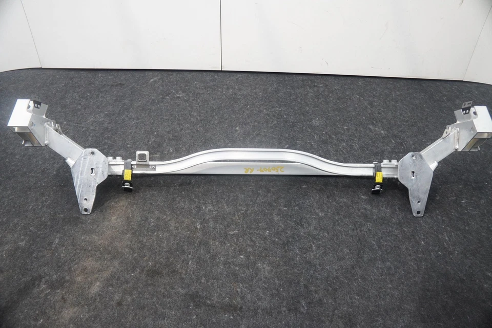 Soporte de travesaño trasero del motor 98155541302 Porsche 718 Cayman 982 Foto 4 de 4