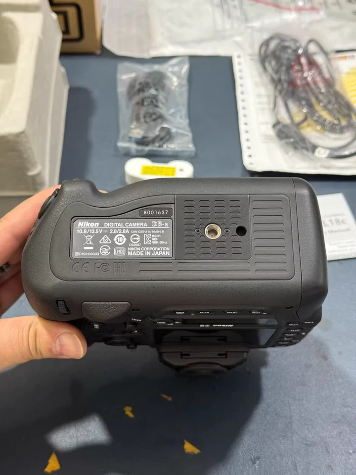 Brand NEW Nikon D5 XQD VERSION 20.8MP DSLR Camera VAT 20% - Photo 4/4